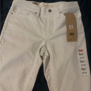 NWT Levi's Cream and Blue Striped Skinny Jeans